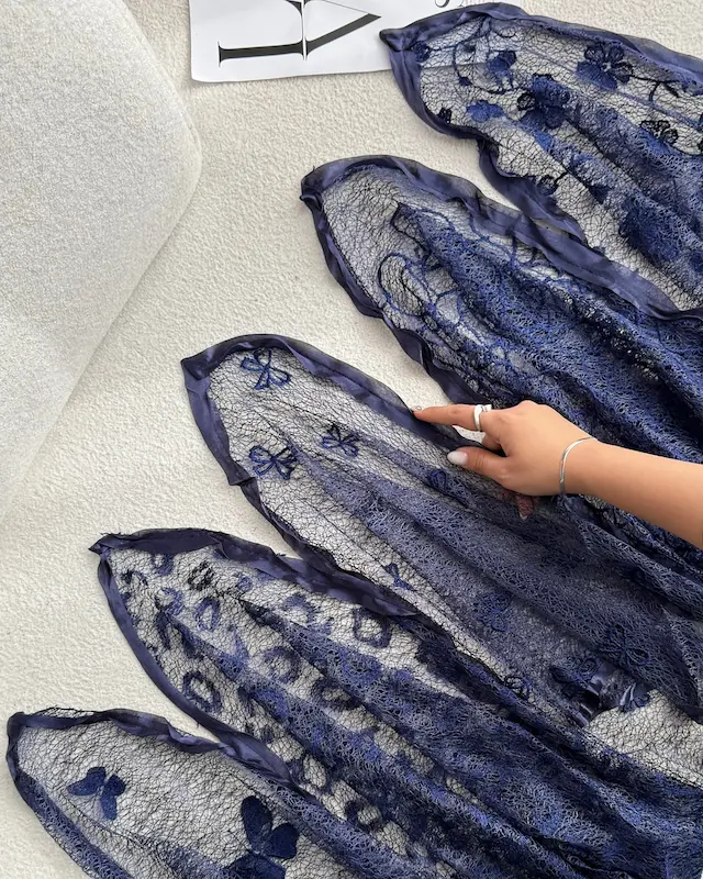 روسری ، روسری سرمه ای ، روسری توری ، روسری حریرتوری ، روسری مجلسی ، روسری سه گوش ، روسری بهاره ، روسری ترند ، روسری گیپور 