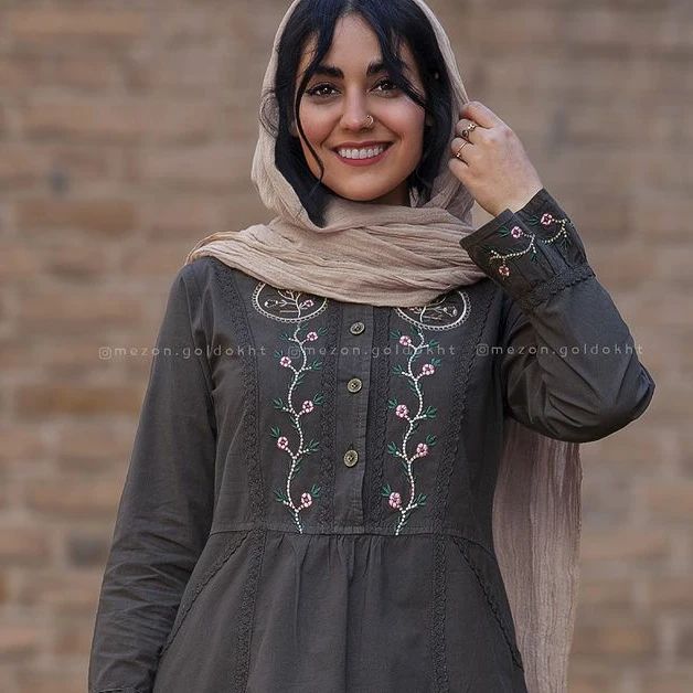 مانتو الینا