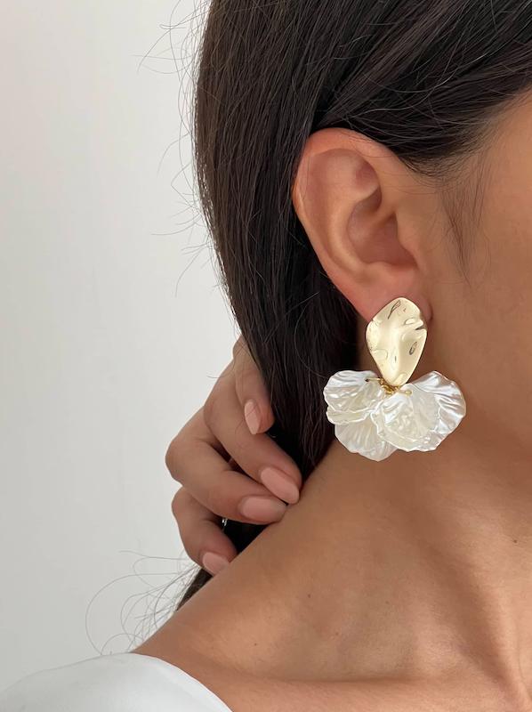 گوشواره بیضی دفرمه صدفی