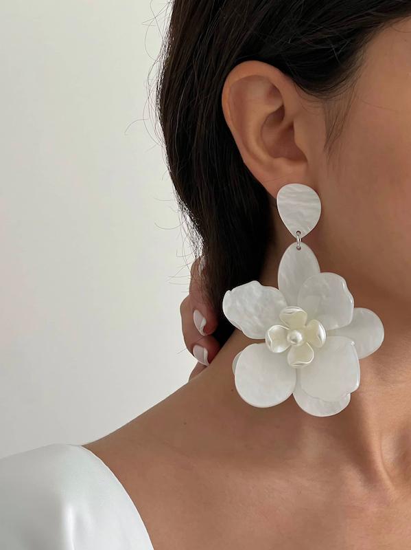 گوشواره گل اورسایز چند لایه