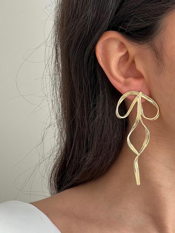 گوشواره پاپیون دنباله‌دار بزرگ