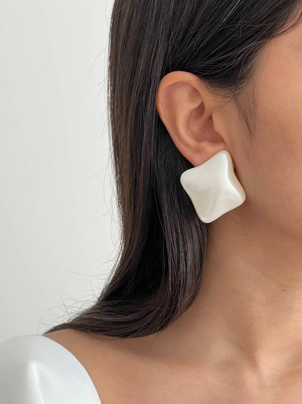 گوشواره مروارید لوزی دفرمه