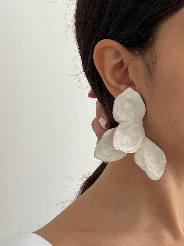 گوشواره گل نیمه بزرگ میناکاری