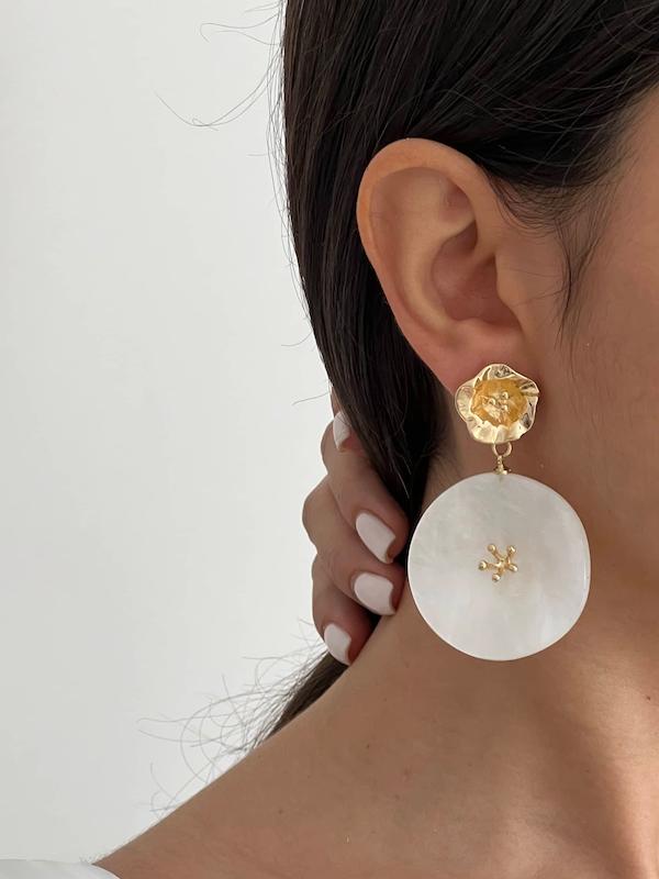 گوشواره دایره صدفی بزرگ آویز