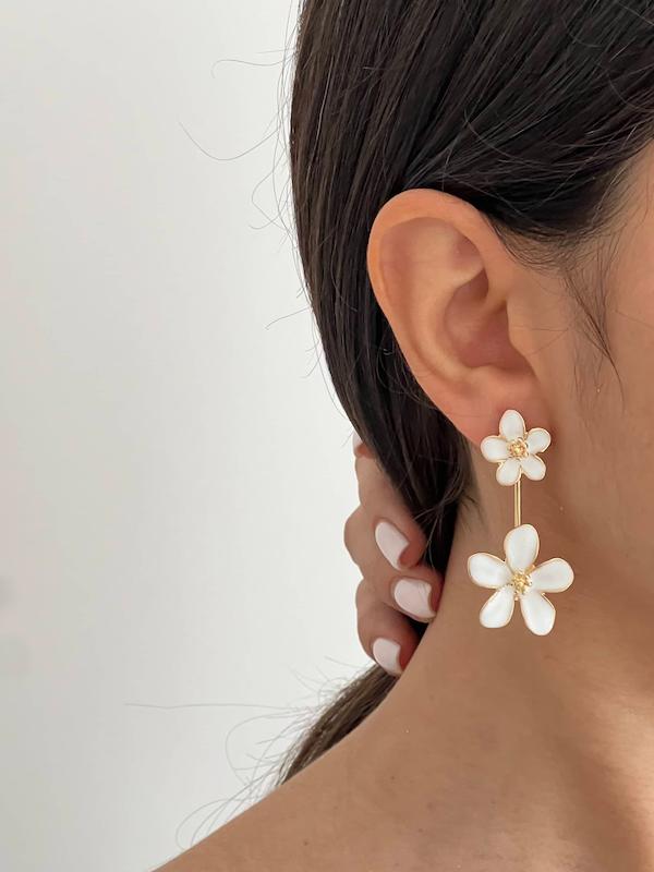 گوشواره دو گل میناکاری فاصله‌دار