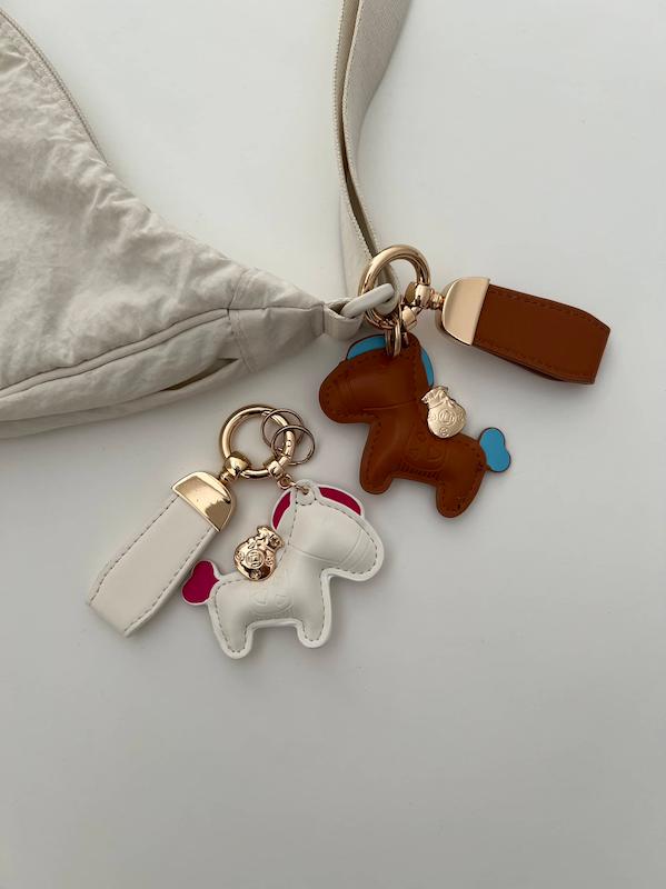 بگ چارم اسب دو رنگ