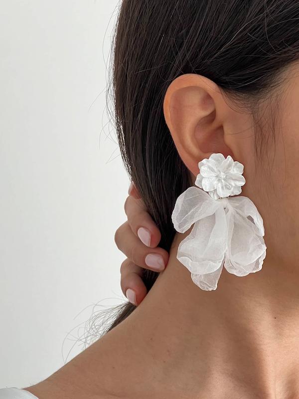 گوشواره پارچه‌ای و گل مینیاتوری
