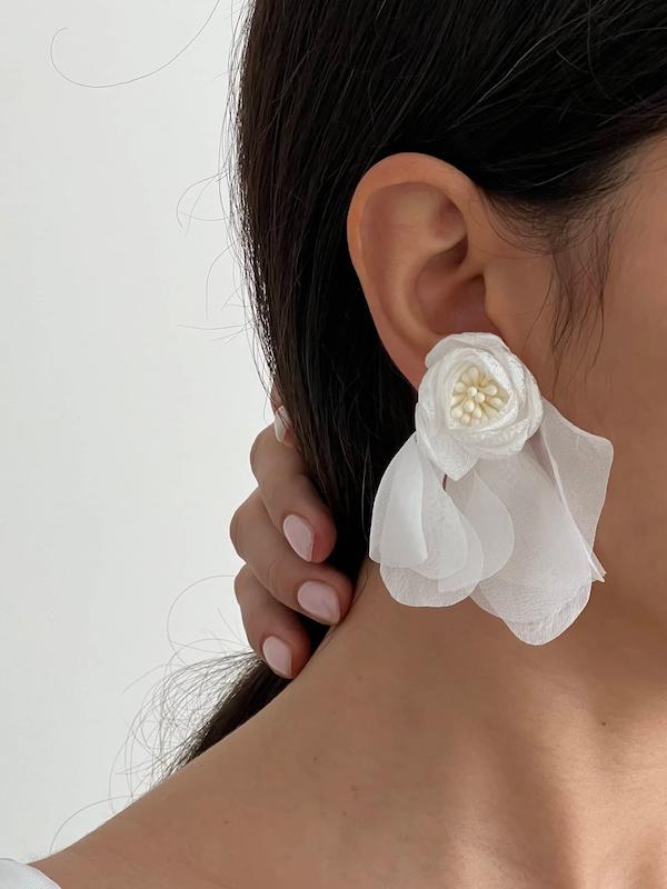 گوشواره پارچه‌ای و گل