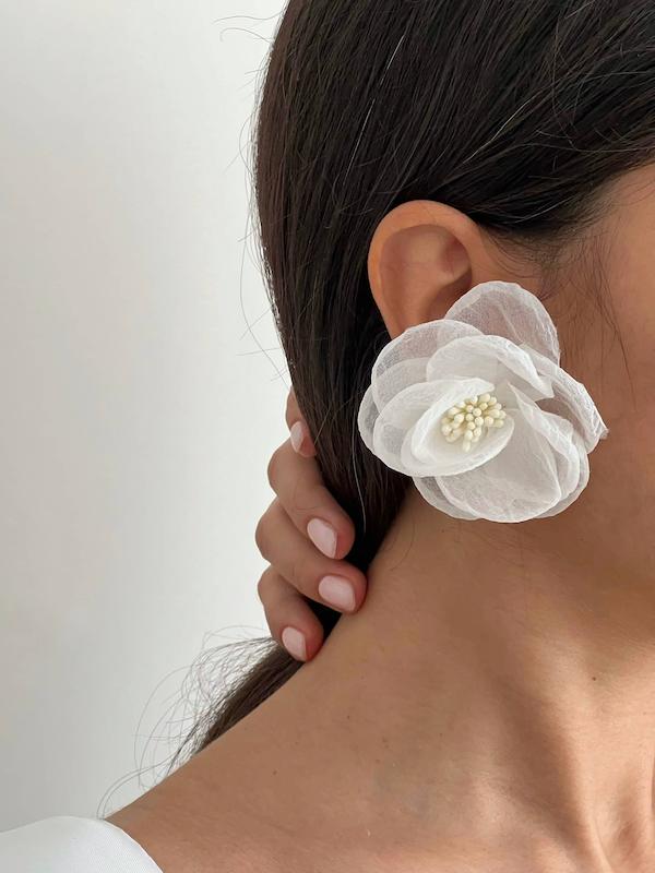 گوشواره پارچه‌ای گل بزرگ