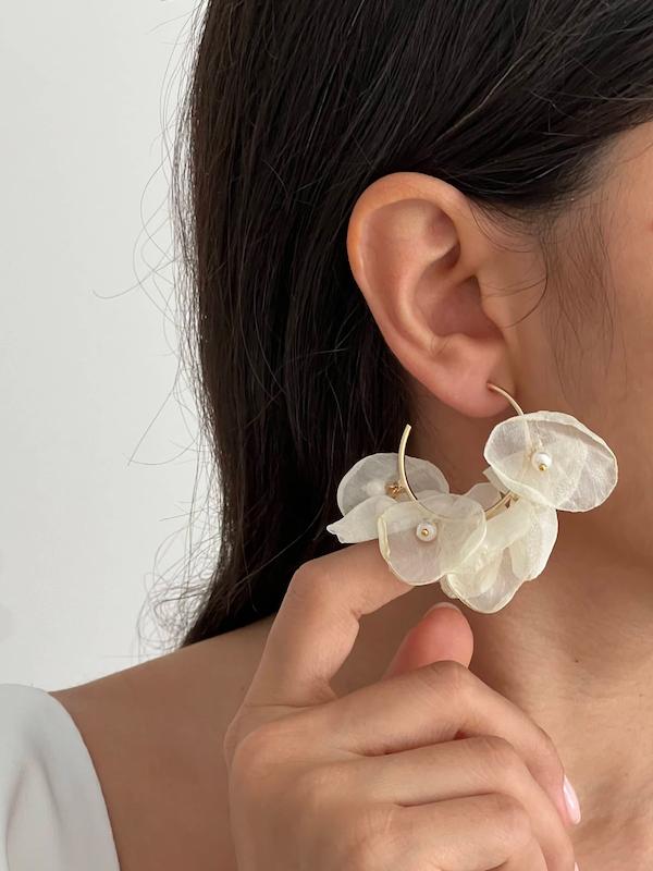 گوشواره پارچه‌ای حلقه‌ای