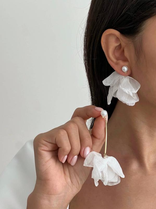 گوشواره پارچه‌ای لنگه به لنگه سفید