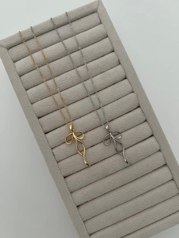 گردنبند پاپیون دنباله‌دار