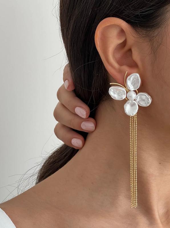 گوشواره پروانه مرواریدی آویزدار