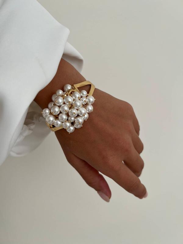 بنگل پر مروارید