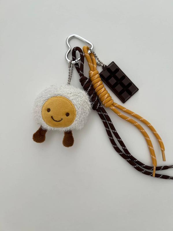 بگ چارم تخم‌مرغ و شکلات