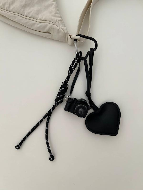 بگ چارم قلب و دوربین مشکی