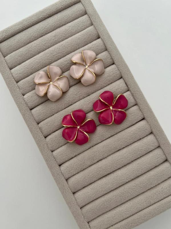 گوشواره گل ۵گلبرگ میناکاری گرد 