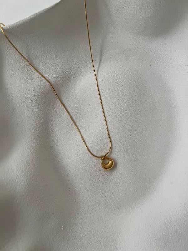 گردنبند مثلث توخالی دفرمه گلد