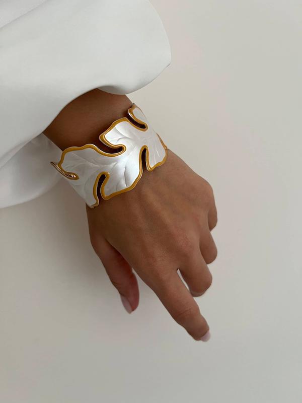 بنگل فشن برگ حاشیه‌دار