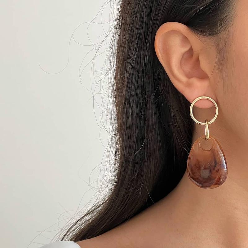 گوشواره دو حلقه و سنگ قهوه‌ای