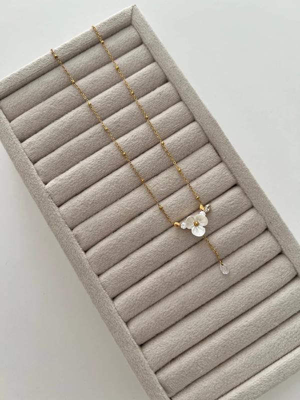 گردنبند شکوفه آویز نگین