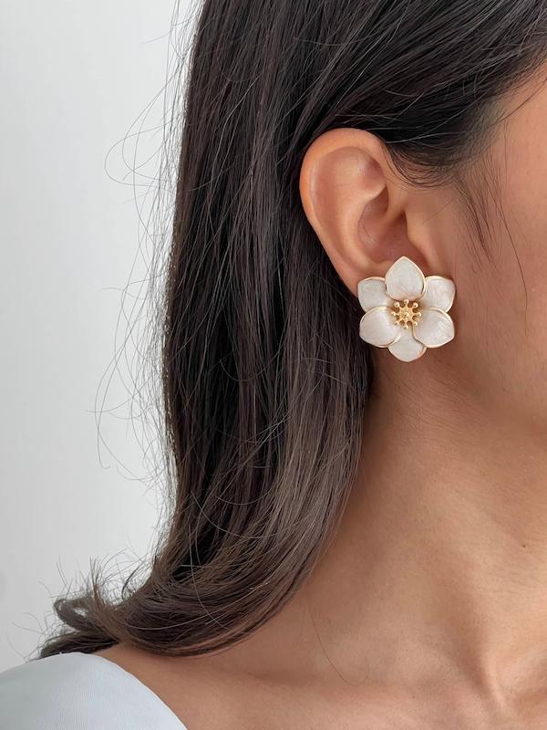 گوشواره گل ۶گلبرگ پهن