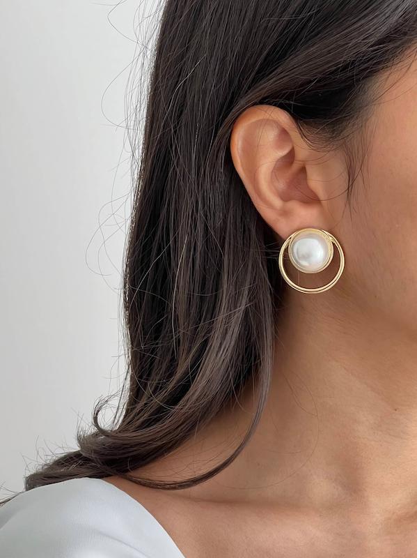 گوشواره مروارید در حلقه