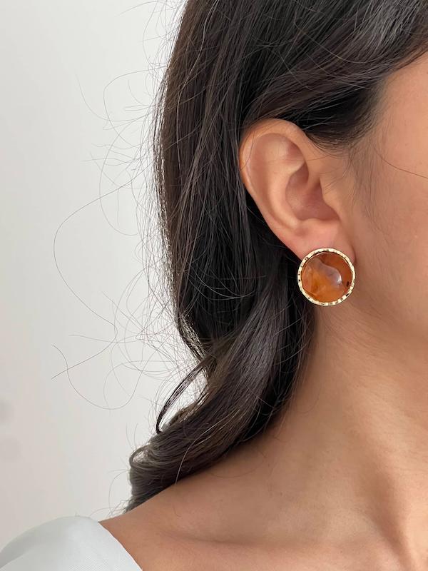 گوشواره دکمه‌ای صدفی