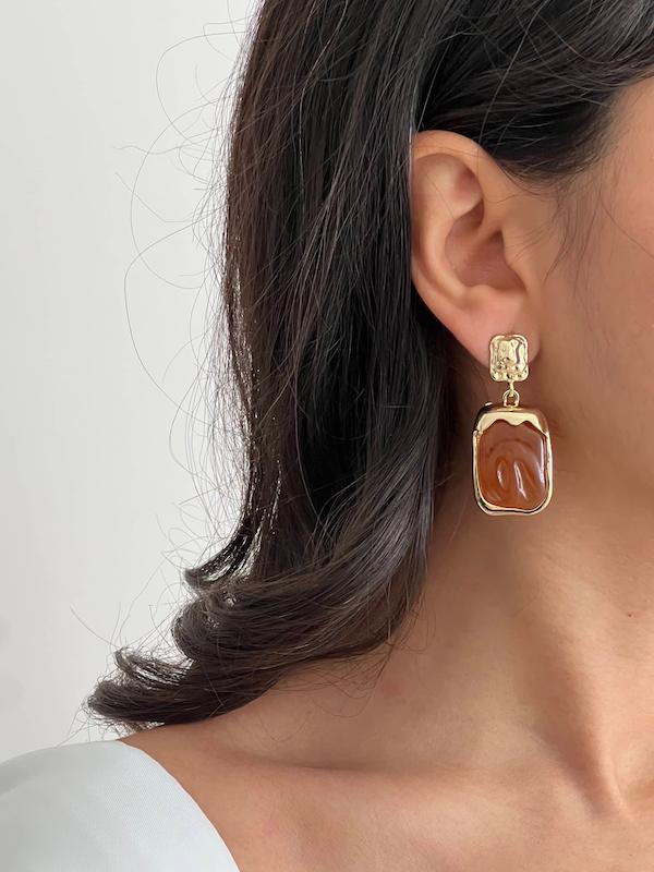 گوشواره صدفی مستطیلی قهوه‌ای