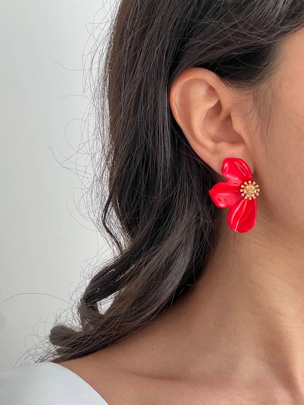 گوشواره گل نیمه قرمز