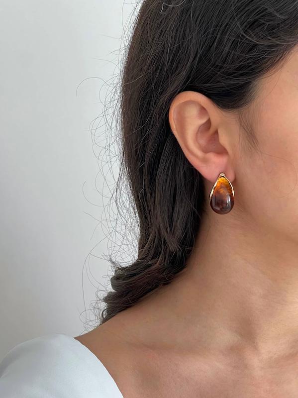 گوشواره قطره صدفی قهوه‌ای