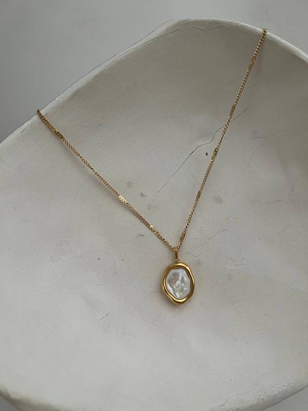 گردنبند مروارید دفرمه براق