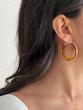 گوشواره حلقه‌ای بزرگ صدفی