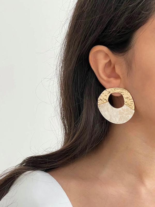 گوشواره loop نیمه صدفی