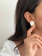 گوشواره شیشه‌ای طرح ورق طلا