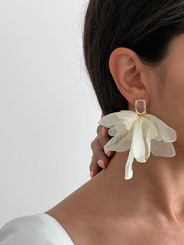 گوشواره پارچه‌ای نگینی