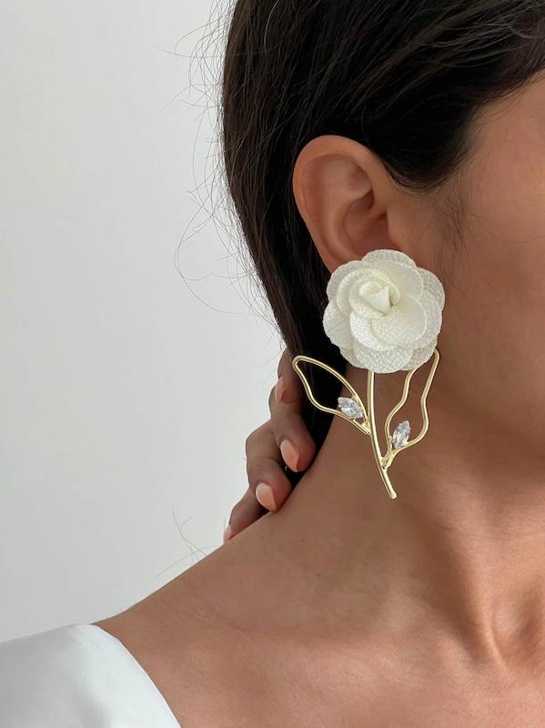 گوشواره گل پارچه‌ای و ساقه