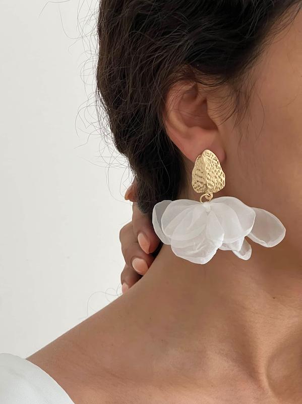 گوشواره پارچه‌ای و مثلث دفرمه