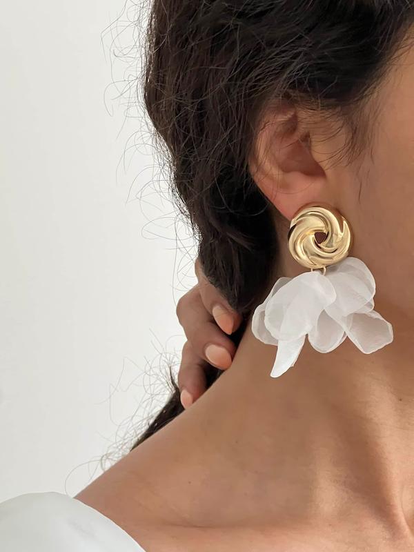 گوشواره پارچه‌ای و گره