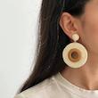 گوشواره حصیری و چوب دایره