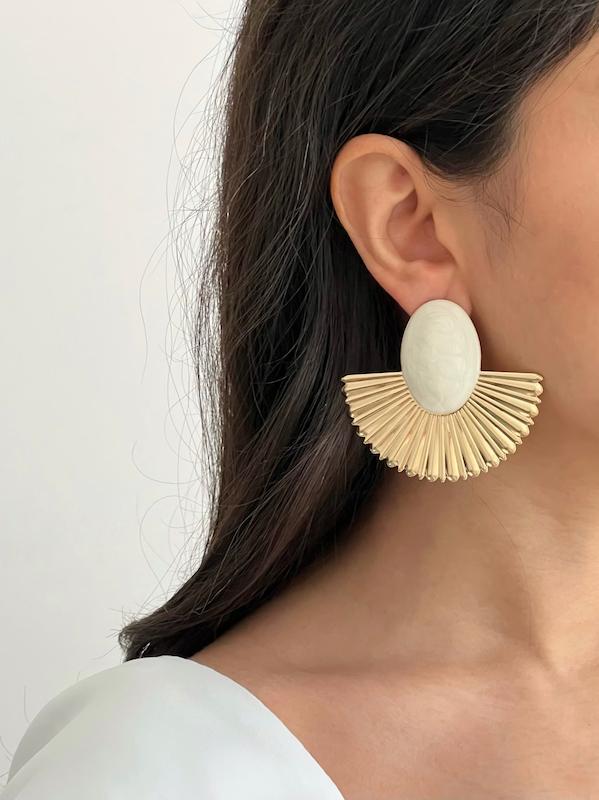 گوشواره بادبزنی و بیضی میناکاری