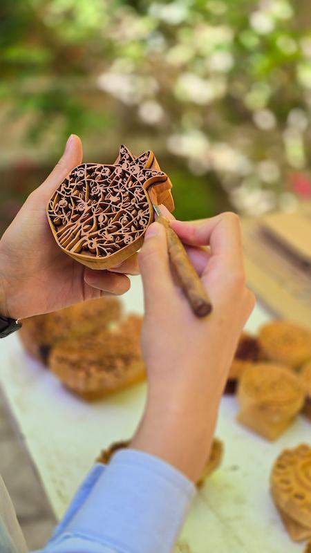 مقارکاری قالب چوبی طرح انار زندگی