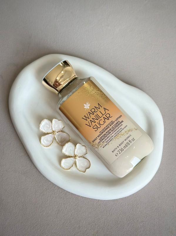 لوسیون بدن بث اند بادی Warm Vanilla Sugar 