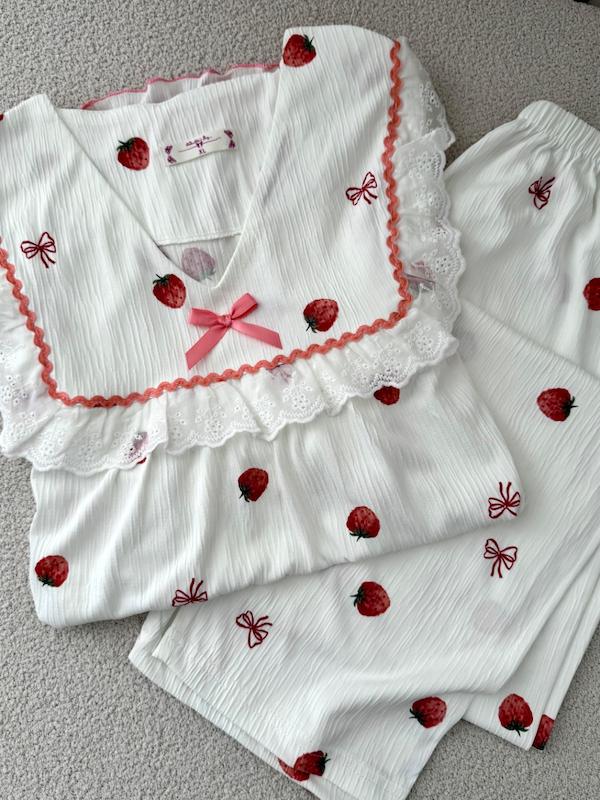 ست تیشرت شلوار توت فرنگی🍓🎀