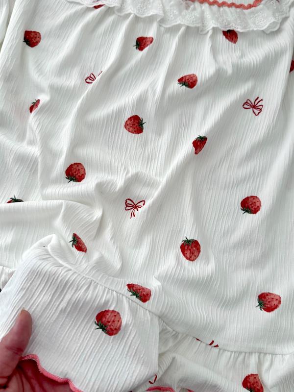 ست تیشرت شلوار توت فرنگی🍓🎀
