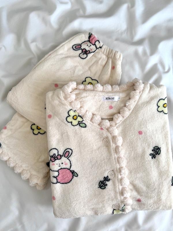 بلوزشلوار تدی عروسکی با طرح گل و میوه