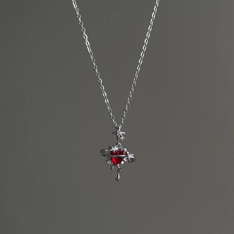 گردنبند دخترونه قلب و ستاره قرمز