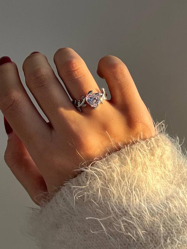 انگشتر الهه قلب سفید