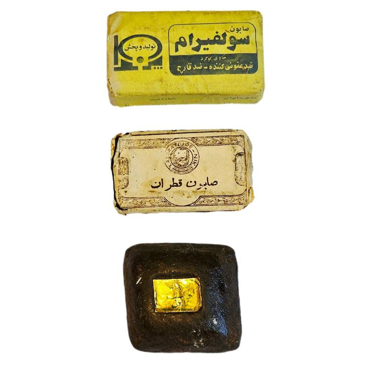 مجموعه ٣ صابون قديمى دوره پهلوى-كيفيت استفاده نشده كاغذ بسته بندى به خاطر قدمت صدمه دارد