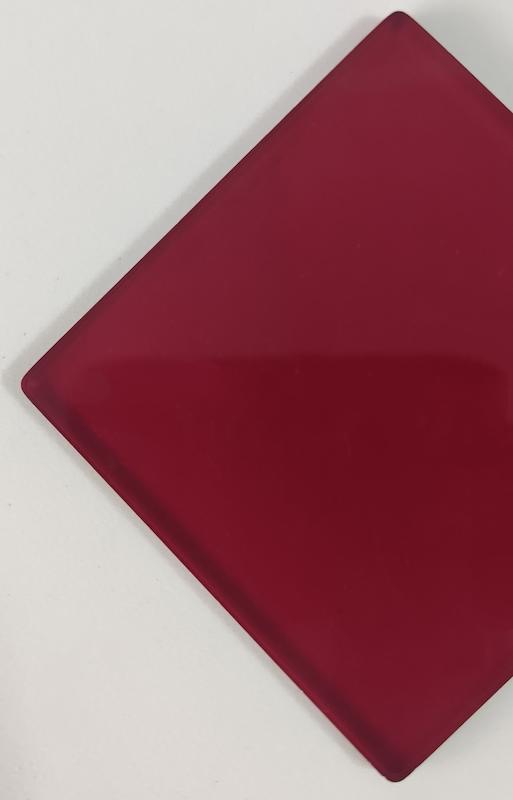 ورق 2.8 میل قرمز شفاف کد 102 ابعاد 122*183 سانتیمتر چینی